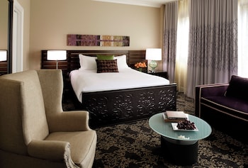 Premium Room, 1 King Bed with Sofa bed, City View
