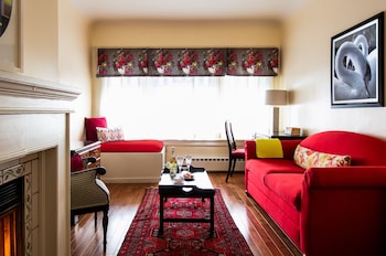 Deluxe Studio Suite