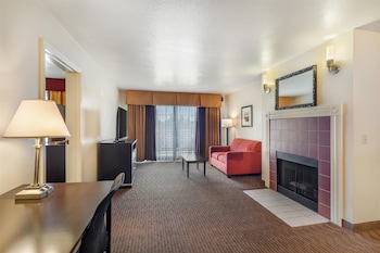 Suite, 1 King Bed, Non Smoking, Balcony (with Sofabed)