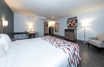 Superior Room, 1 King Bed, Accessible (Roll-In Shower, Smoke Free)