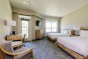 Room, 2 Queen Beds, Non Smoking, Tower (Upper Level Balcony)