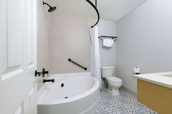 Room, 1 King Bed, Non Smoking (Balcony View)