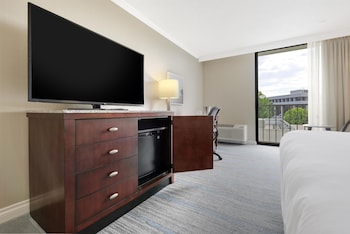 Premium Room, 1 King Bed, Microwave