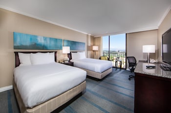 2 Double Beds High Floor