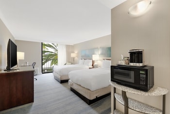 Premium Room, 2 Double Beds, Microwave