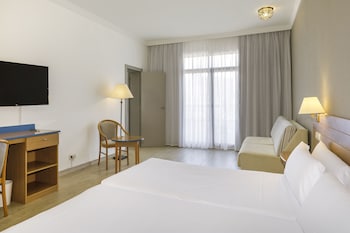 Big Family Communicated Rooms