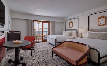 Room, 2 Queen Beds, Balcony, Ocean View