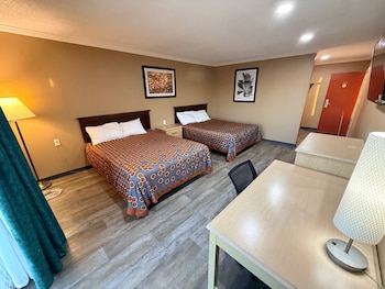Standard Room, 2 Queen Beds, Non Smoking