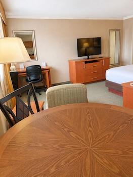 Suite, 1 Queen Bed, Non Smoking, Refrigerator & Microwave
