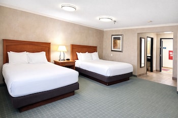 Suite, 2 Queen Beds, Non Smoking, Refrigerator & Microwave
