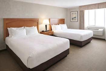 Standard Room, 2 Queen Beds, Accessible, Bathtub