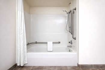 Standard Room, 1 King Bed, Accessible, Bathtub