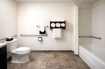 Standard Room, 2 Queen Beds, Accessible, Bathtub