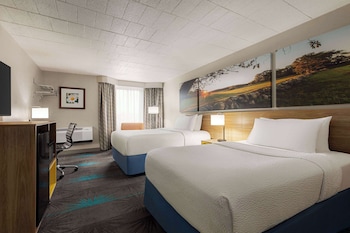 Deluxe Room, 2 Queen Beds, Non Smoking