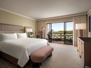 Suite, 1 King Bed, Ocean View (1 Bedroom. Accessible Shower)