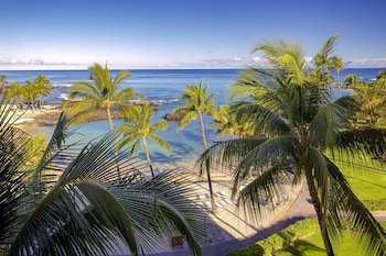Oceanfront Queen/Queen (Newly Renovated)