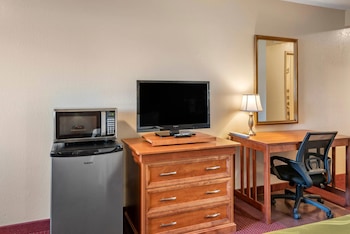 Room, 2 Queen Beds, Accessible, Non Smoking (Roll-In Shower)