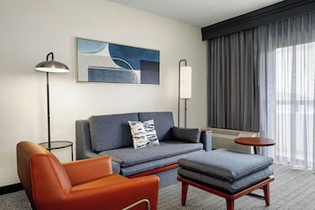 Suite, 1 Bedroom, Hearing Accessible (Mobility Accessible with Bathtub)