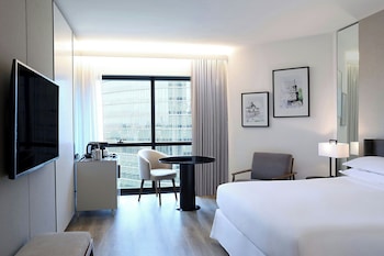 Superior Room, 1 King Bed, Pool Access
