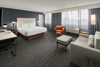 Room, 1 King Bed with Sofa bed (Mobility Accessible, Tub)