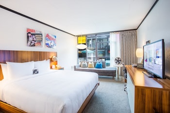Room, 2 Queen Beds (Stadium)