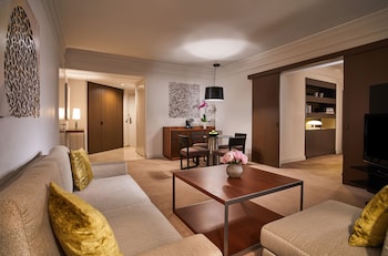 Executive Suite (Regency)