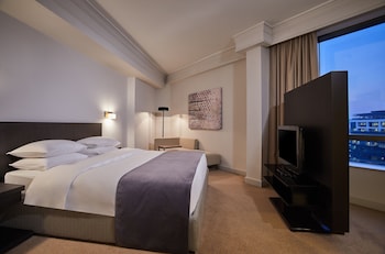 Executive Suite (Regency)