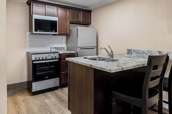 Suite, 1 King Bed, Non Smoking, Jetted Tub
