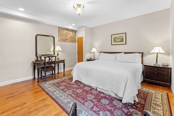 Standard Room-1 King Bed