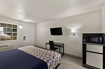 Room, 1 King Bed, Non Smoking