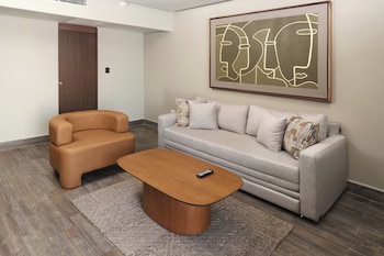 Suite, 1 King Bed