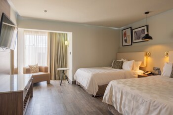 Suite, 2 Queen Beds
