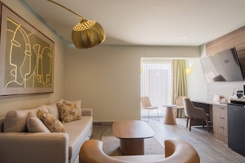Standard Room, 1 King Bed