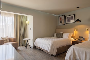 Suite, 2 Queen Beds