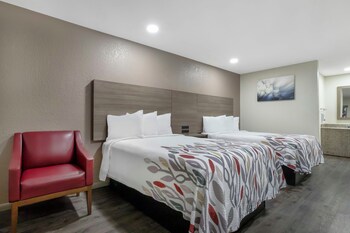 Deluxe Room, 2 Double Beds, Accessible, Non Smoking (Roll-In Shower)