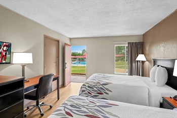 Deluxe Room, 2 Double Beds, Non Smoking, Pool View
