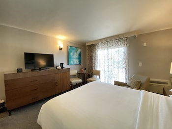 Standard Room, 1 Queen Bed, Patio, Tower