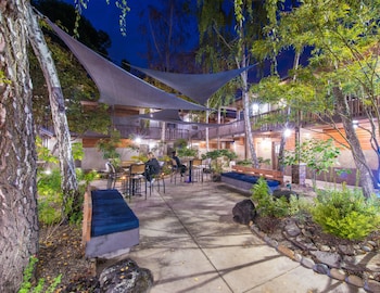 Standard Room, 1 King Bed, Patio, Pool View
