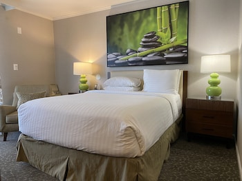 Standard Room, 1 Queen Bed, Patio, Tower