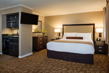 Standard Suite, 1 King Bed