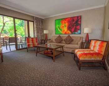 Suite, 1 King Bed with Sofa bed