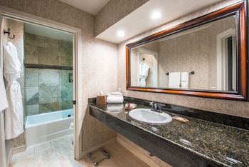 Suite, 1 King Bed
