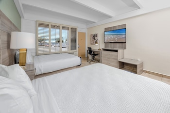 Standard Room, 2 Queen Beds, Refrigerator & Microwave, Harbor View (Larger Room)