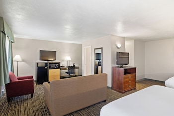 Suite, 2 Queen Beds, Non Smoking, Kitchen (Separate Living Room)