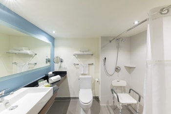 Standard Room, 2 Queen Beds, Accessible