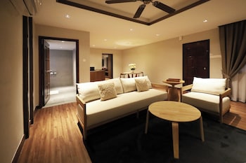 Beachfront Suite