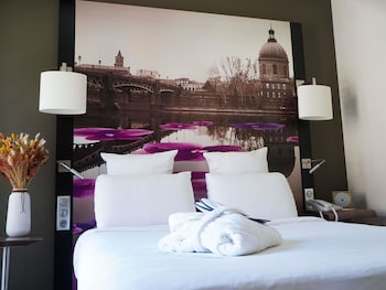 Junior Suite, 1 King Bed with Sofa bed