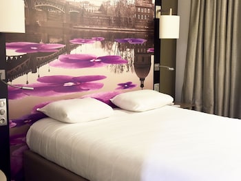Classic Room - 1 double bed and 1 extra bed for 1 person