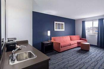 Suite, 1 King Bed, Non Smoking (One-Bedroom Suite)