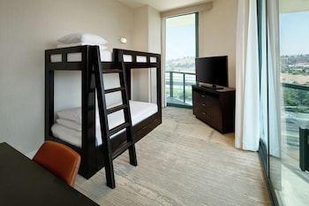 King, Family Suite